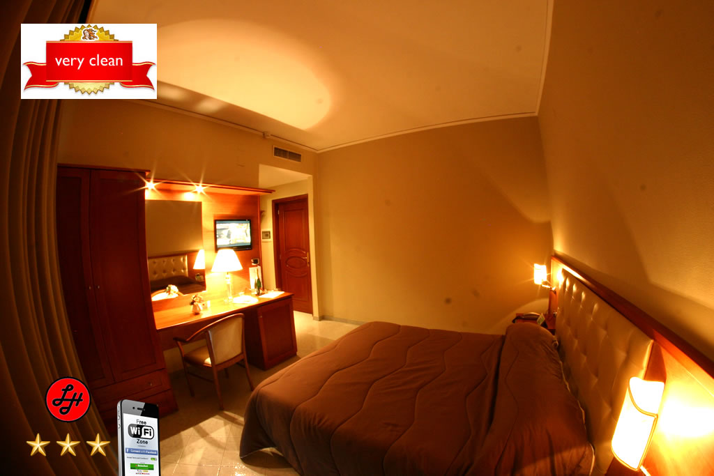 Luxor Hotel Double Single Room